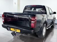Used Isuzu Pick up 161 HP (118 kW) 2016 Black Pickup