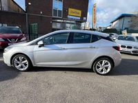 Used Vauxhall Astra SRi 105 HP (77 kW) 2018 Silver Hatchback