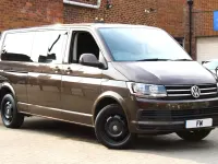 Usado VW T6 SE 204 HP (150 kW) 2018 Castanho Van