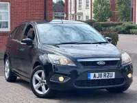 Used Ford Focus Zetec 125 HP (91 kW) 2011 Black Hatchback