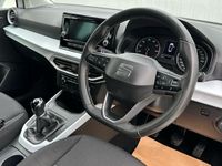 Begagnad Seat Arona SE 95 HK (69 kW) 2023 Vit SUV