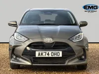 Usado Toyota Yaris Design 116 HP (85 kW) 2024 Castanho Citadino