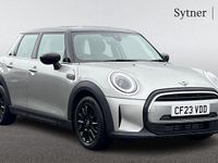 Usado Mini Cooper Classic 134 HP (98 kW) 2023 Prateado Citadino