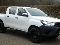 Used Toyota HiLux Active 150 HP (110 kW) 2017 White Pickup