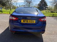 Usado Ford Mondeo Titanium 180 HP (132 kW) 2016 Azul Citadino