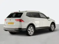 Second-hand VW Tiguan Allspace Life 150 CP (110 kW) 2023 Alb SUV