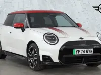 Used Mini Cooper Hatch 133 kW (181 HP) 2024 White Hatchback