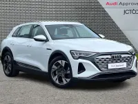 Begagnad Audi Q8 e-tron Sport 250 kW (340 HK) 2023 Vit SUV