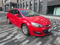 Used Vauxhall Astra Design Edition 110 HP (80 kW) 2015 Red Estate
