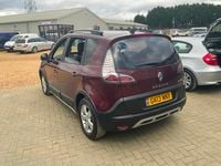 Begagnad Renault Scénic III Dynamique 110 HK (80 kW) 2013 Röd Minibuss