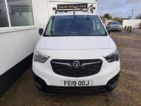 Second-hand Vauxhall Combo Edition 100 CP (73 kW) 2019 Alb Van