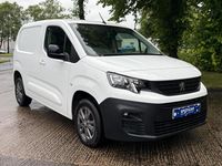 Second-hand Peugeot Partner Premium 131 CP (96 kW) 2022 Alb Monovolum