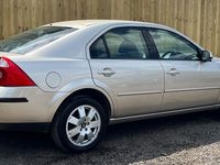 Used Ford Mondeo Zetec 143 HP (105 kW) 2005 Grey Hatchback