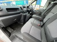 Used Nissan NV300 Acenta 120 HP (88 kW) 2021 White Van