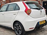 Used MG MG3 106 HP (77 kW) 2017 White Hatchback