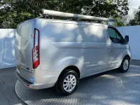 Begagnad Ford Transit Custom Limited 130 HK (95 kW) 2021 Silver Van