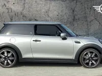 Używany Mini Cooper Exclusive 134 KM (98 kW) 2024 Srebrny Hatchback