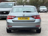 Second-hand Skoda Superb 150 CP (110 kW) 2019 Gri Hatchback