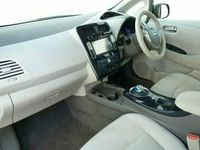 Begagnad Nissan Leaf 80 kW (109 HK) 2011 Halvkombi