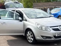 Second-hand Vauxhall Corsa 85 CP (62 kW) 2010 Argintiu Hatchback