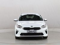 Used Kia Ceed 114 HP (83 kW) 2019 White Hatchback