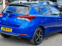 Used Toyota Auris Hybrid Design 2018 Blue/black Hatchback