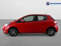 Used Toyota Yaris 111 HP (81 kW) 2018 Red Hatchback