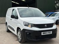 Begagnad Peugeot Partner 100 HK (73 kW) 2020 Vit Minibuss