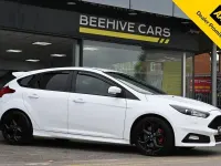 Used Ford Focus ST 185 HP (136 kW) 2015 White Hatchback