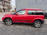 Used Skoda Yeti SE 122 HP (89 kW) 2011 Red SUV