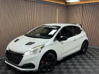 Used Peugeot 208 GTi by Peugeot Sport 208 HP (152 kW) 2016 White Hatchback