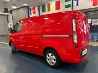 Used Ford Transit Custom Limited 130 HP (95 kW) 2017 Red Van