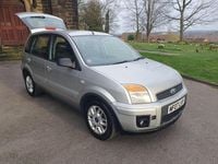 Used Ford Fusion Zetec 80 HP (58 kW) 2007 Silver Hatchback