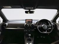 Usado Audi A3 Sportback S-Line 190 HP (139 kW) 2018 Preto Citadino