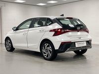Used Hyundai i20 Advanced 90 HP (66 kW) 2024 White Hatchback