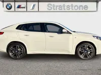 Usado BMW iX2 M Sport 147 kW (201 HP) 2025 Branco SUV