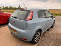 Usado Fiat Punto Easy Plus 69 HP (50 kW) 2015 Azul Citadino
