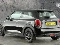 Used Mini Cooper Classic 134 HP (98 kW) 2018 Black Hatchback