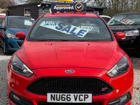 Used Ford Focus ST 185 HP (136 kW) 2016 Red Hatchback