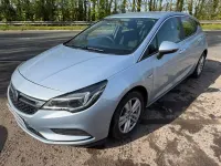 Second-hand Vauxhall Astra Design Edition 2016 Argintiu Hatchback