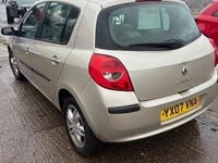 Used Renault Clio II Privilege 111 HP (81 kW) 2007 Gold Hatchback