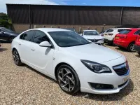 Used Vauxhall Insignia SRi 136 HP (100 kW) 2016 White Hatchback
