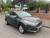 Usado Ford Fiesta Zetec 2016 Cinzento Citadino