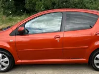Used Toyota Aygo 68 HP (50 kW) 2013 Orange Hatchback