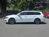 Used VW Passat SEL 150 HP (110 kW) 2023 White Estate