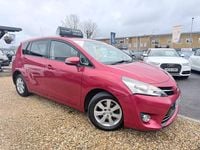 Used Toyota Verso 2015 Red MPV