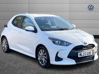 Used Toyota Yaris Hybrid 113 HP (83 kW) 2023 White Hatchback