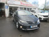 Used Toyota Auris 90 HP (66 kW) 2015 Grey Hatchback