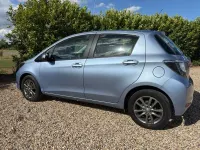 Used Toyota Yaris 90 HP (66 kW) 2014 Blue Hatchback