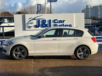 Used BMW 118 Sport Line 136 HP (100 kW) 2015 White Hatchback